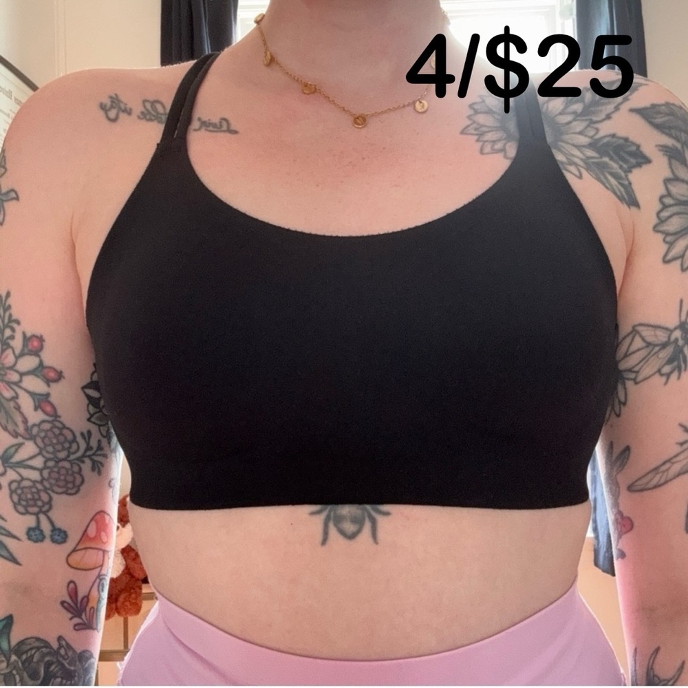✨4/$25✨ OFFLINE By Aerie Goals Strappy Back Sports Bra